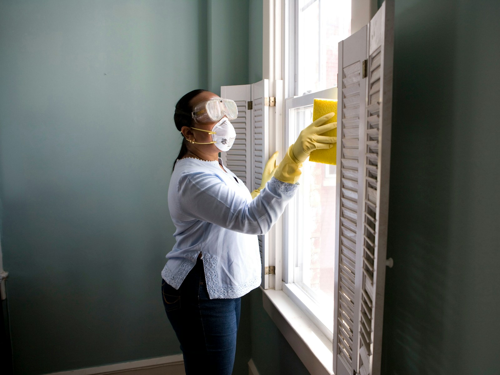 Insured cleaning crew arriving at a Murfreesboro home for a biweekly visit
